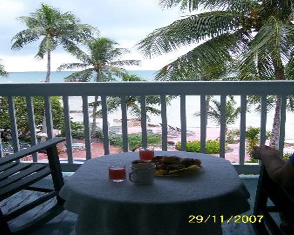 Coconut Beach Resort Key West Exterior photo